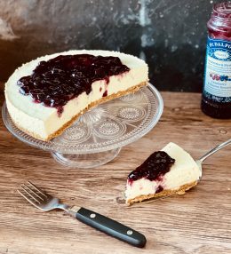 Easy Cheesecake met Cranberry jam